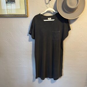 Upwest Resort and Mercantile Black Short Sleeve T-Shirt dress size large